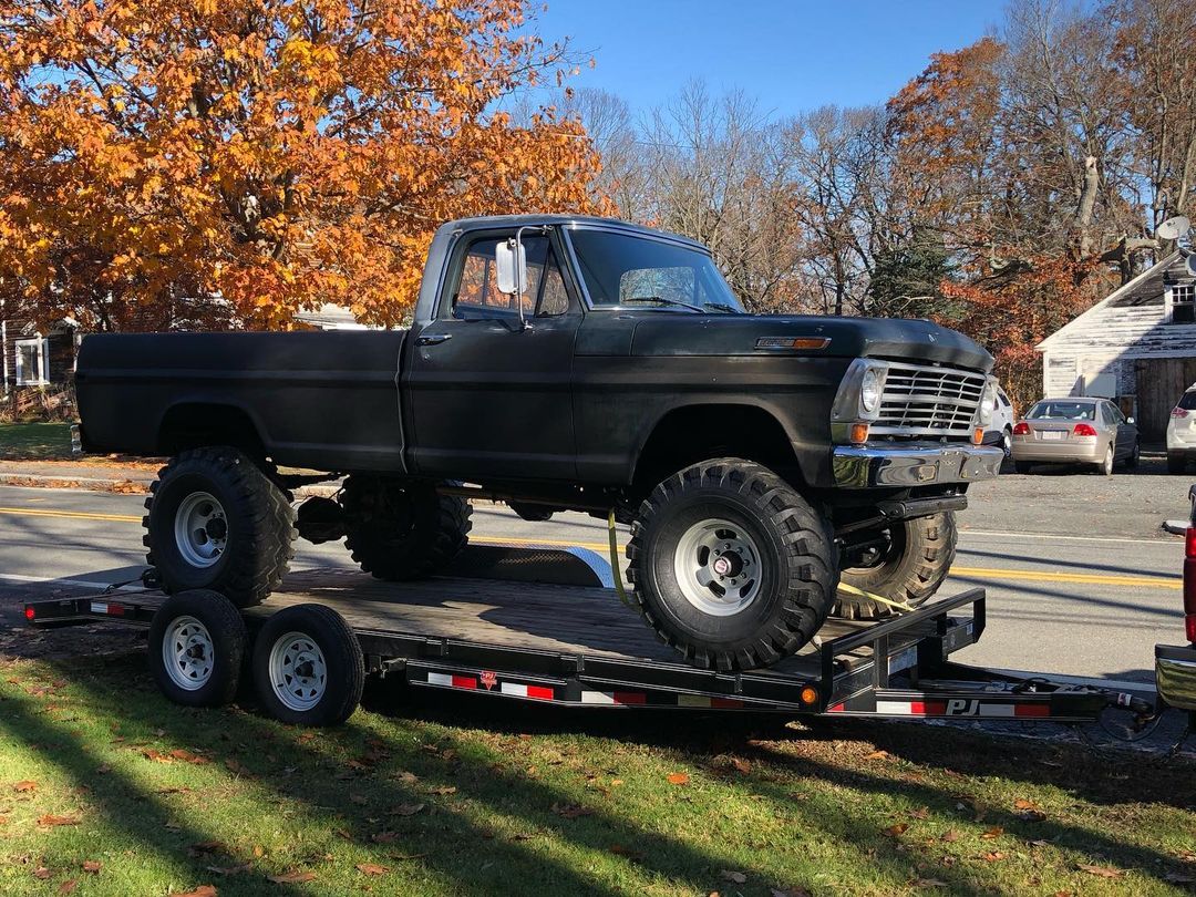 Son Finds Dad's First Truck a 1969 Ford F-250 6.jpg