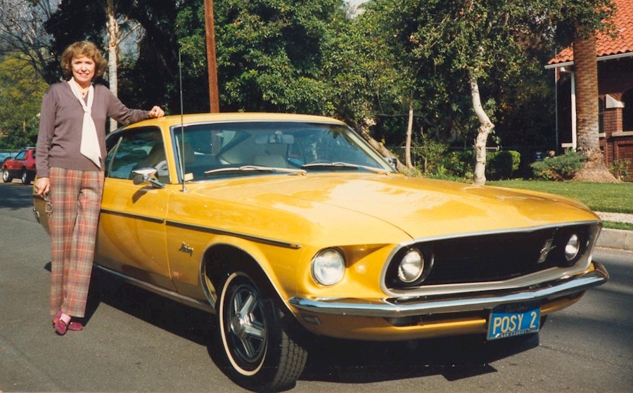 Special Yellow 1969 Mustang Fastback Under The Hood 302ci 2.jpg
