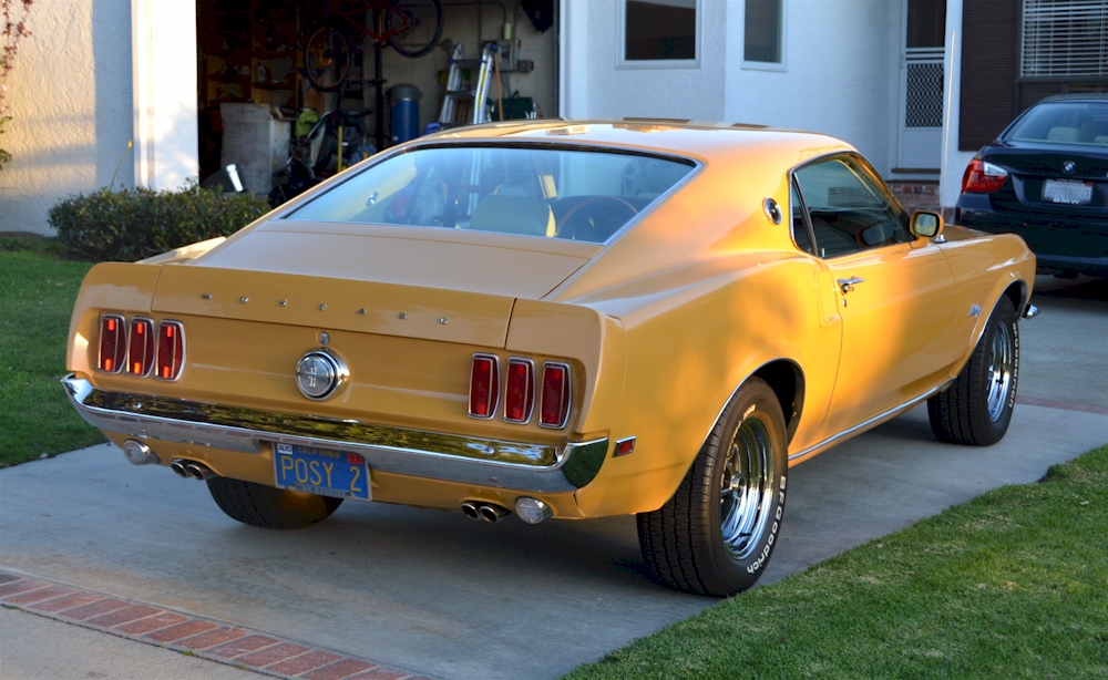 Special Yellow 1969 Mustang Fastback Under The Hood 302ci 6.jpg