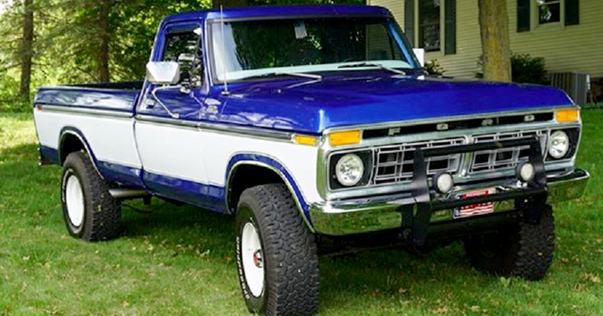 Two Tone Tuesday F-250 Highboy Spotted in the Wild (of Social Media).jpg